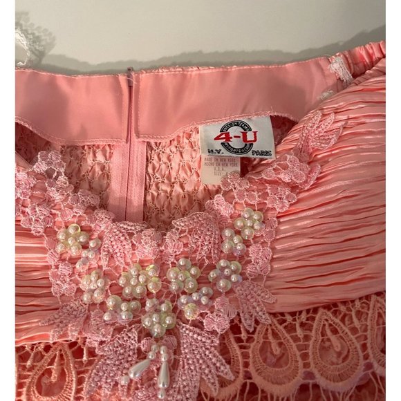 4-U DESIGN TEAM VINTAGE MINI COCKTAIL DRESS FORM FITTING BEADS AND SEQUINS - Picture 3 of 7